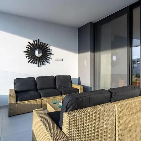 Апартаменты Beachcomber 2-bedroom In Ларнака