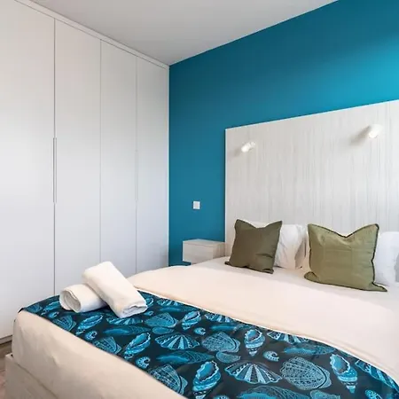 Beachcomber 2-bedroom In Apartman