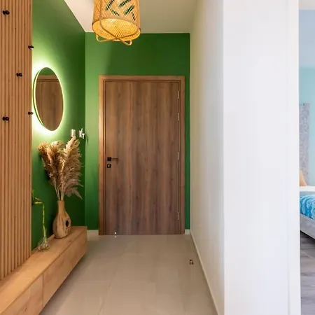 Beachcomber 2-bedroom In * Lárnaka