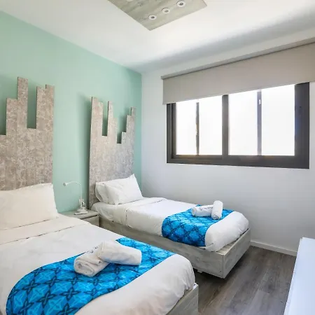 Apartman Beachcomber 2-bedroom In *