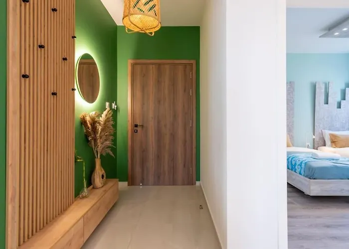 Beachcomber 2-bedroom In * Lárnaca